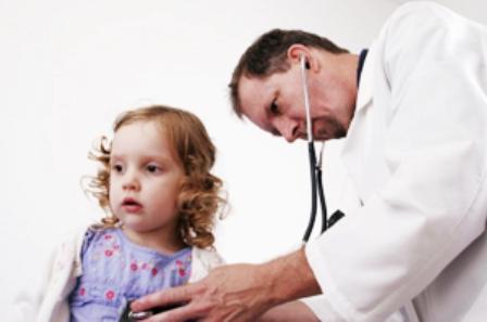 Quelles maladies le foie hypertrophié peut-il indiquer chez un enfant?